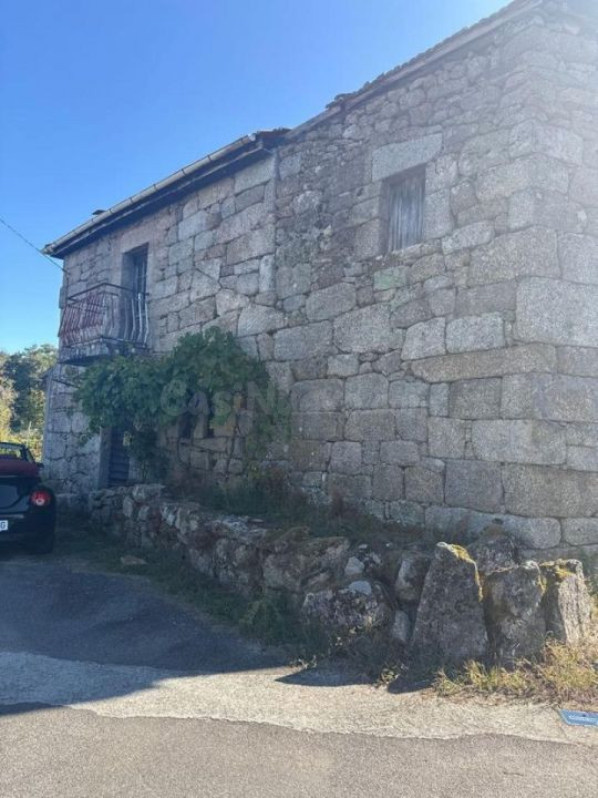 OPORTUNIDAD!!! SE VENDE CASA RURAL EN CENLLE