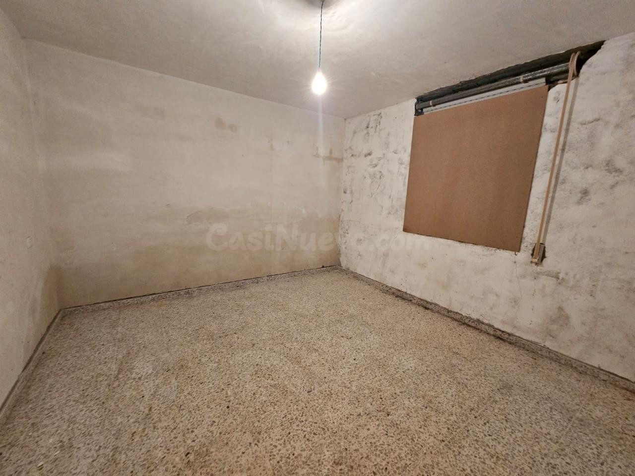 OPORTUNIDAD!!! SE VENDE CASA CON TERRENO  EN VENDANOVA