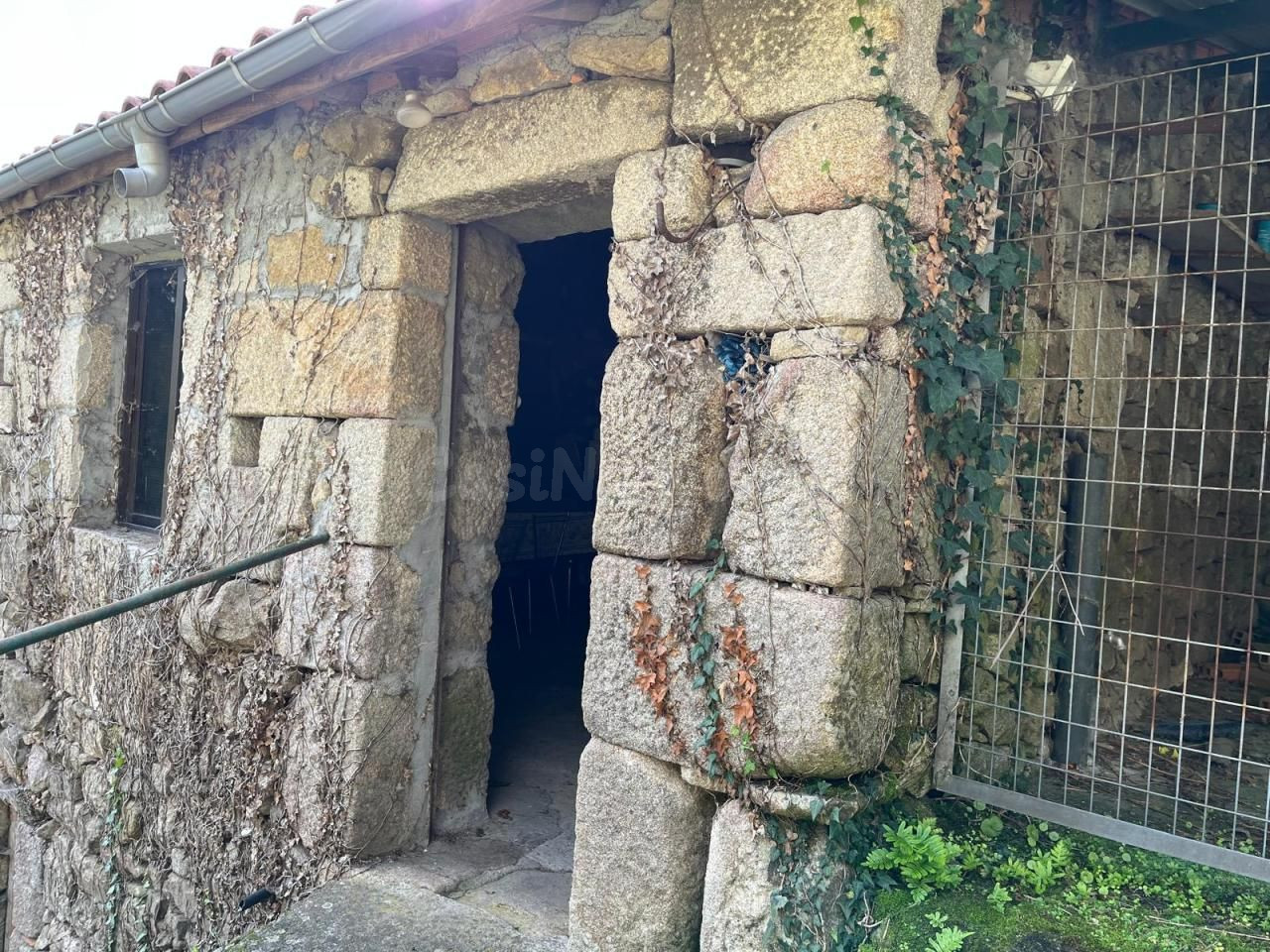 oPORTUNIDAD!!! SE VENDE CASA DE PIEDRAY PARA RESTAURAR EN VILAR DAS TRES