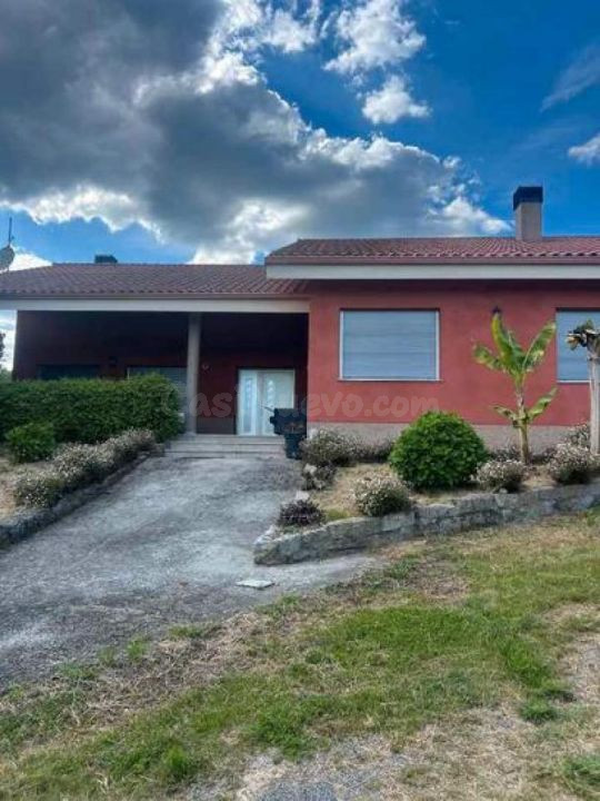 OPORTUNIDAD!!! SE VENDE CASA EN MOREIRAS