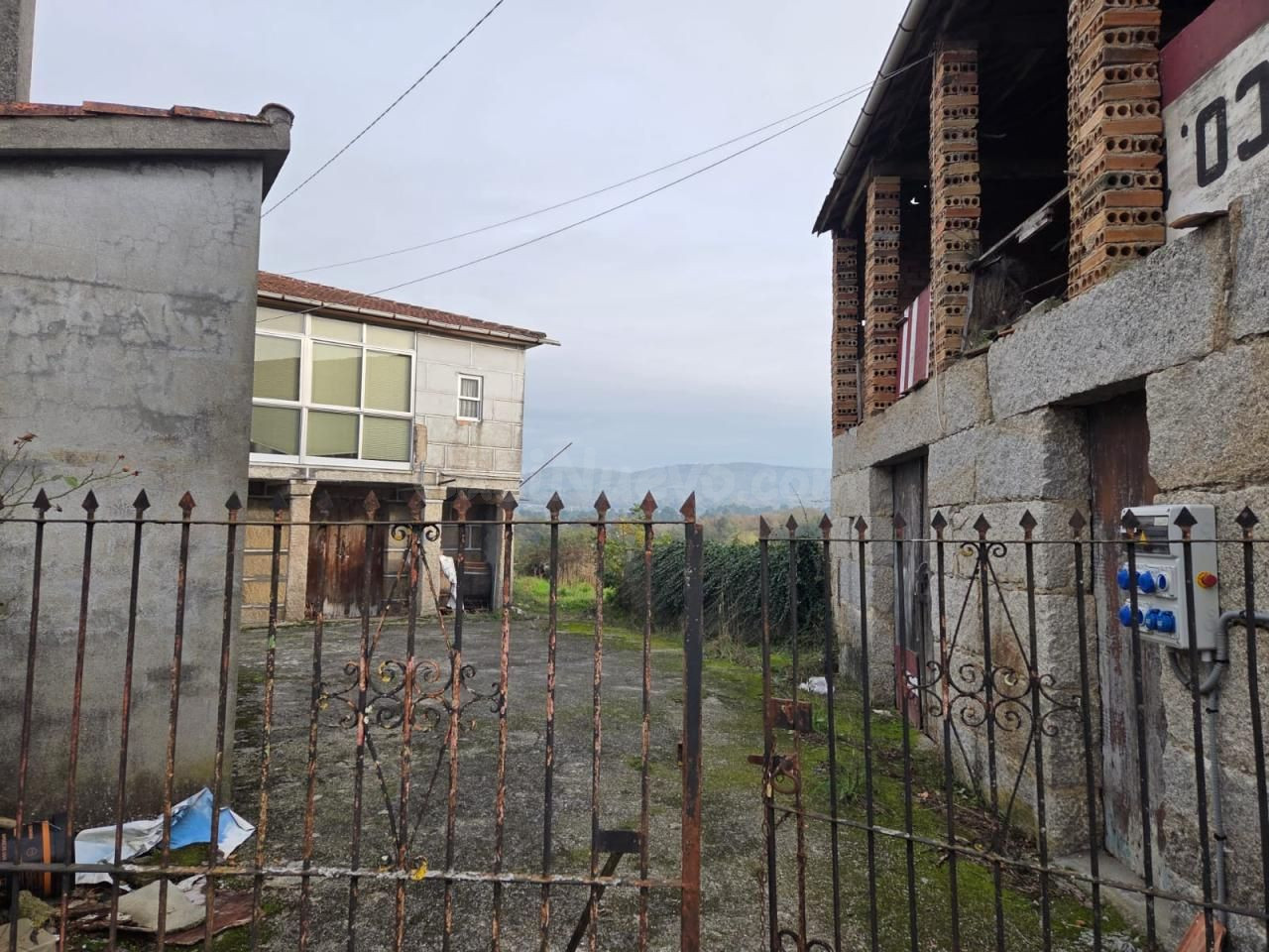 OPORTUNIDAD!!! SE VENDEN 2 CASAS REGISTRADAS Y CON TERRENO E - foto 3