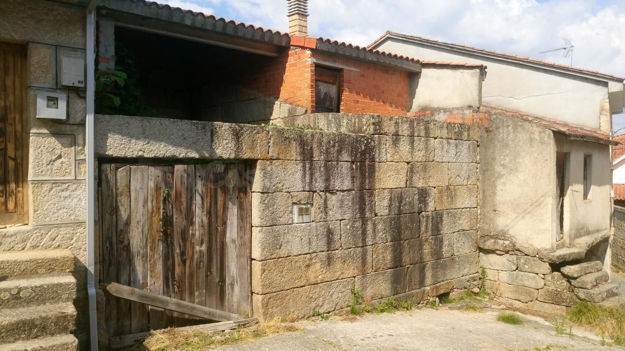 O REXURDIMENTO DE TABOADELA (CASA SEMIREFORMADA)