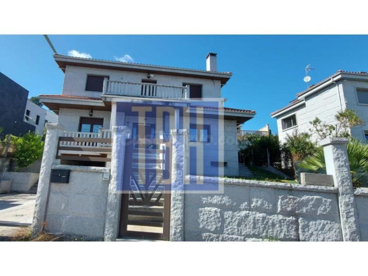 Casa unifamiliar en venta en Barbadas - foto 2