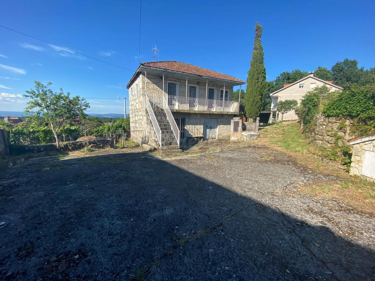 OPORTUNIDAD!!! SE VENDE CASA  DE PIEDRA EN LA MEZQUITA