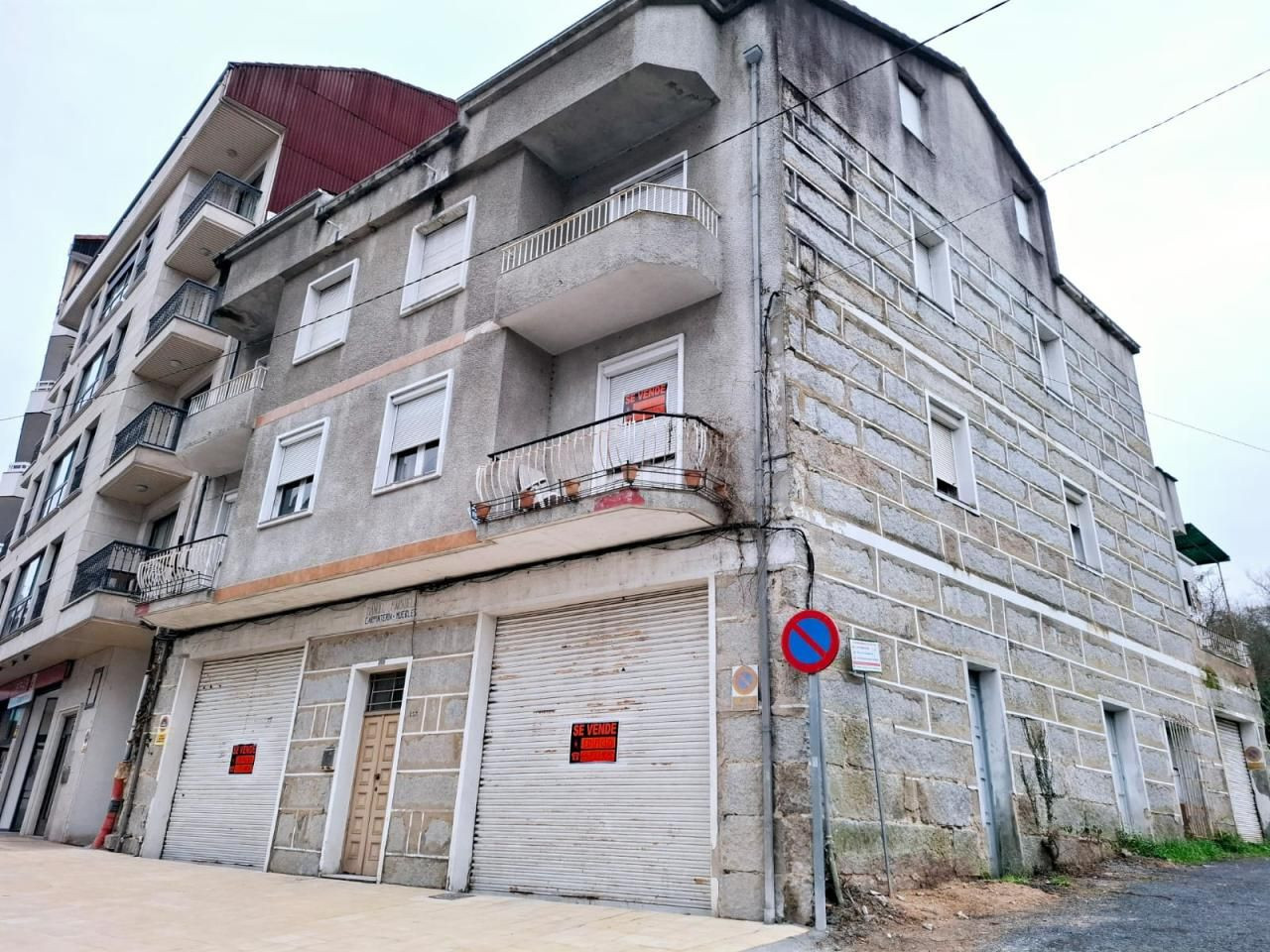 ESPECIAL INVERSORES, EDIFICO COMPLETO A LA VENTA EN A VALENZA