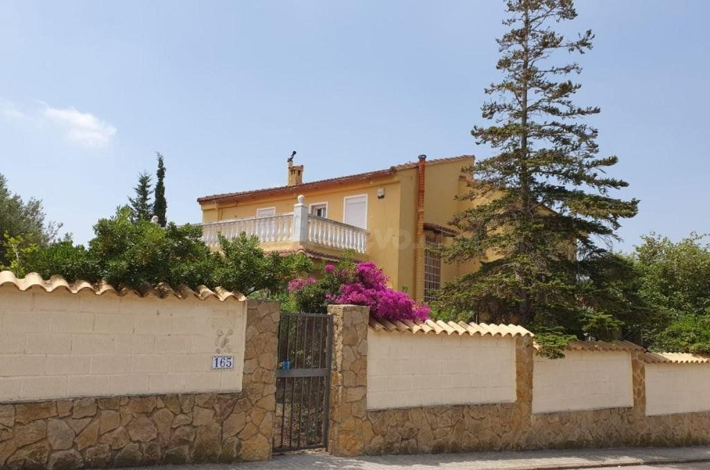 Chalet 4 habitaciones 224m² en venta - Urbanizacion colinas de venta cabrera