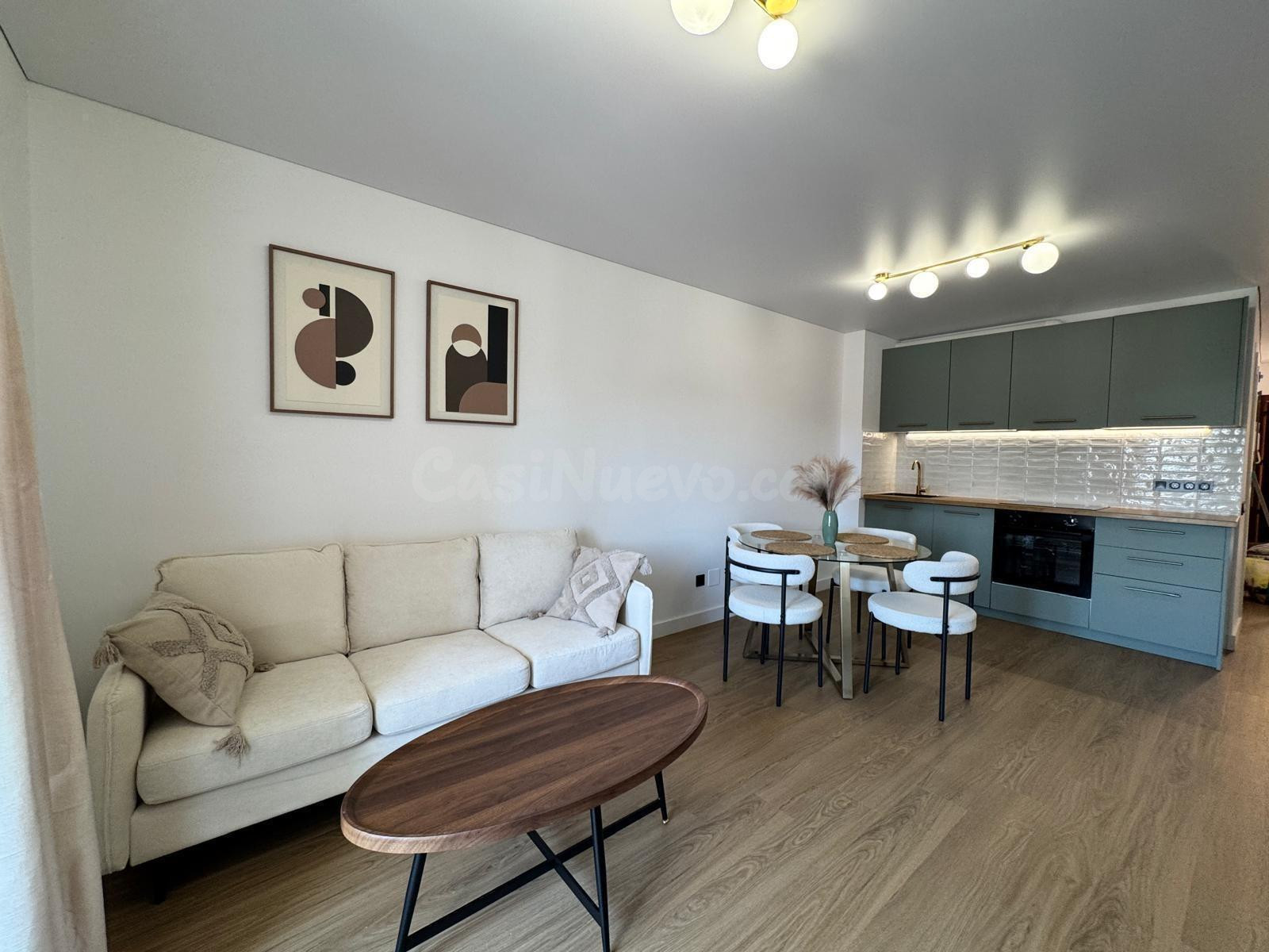 Apartamento de 2 Dormitorios Totalmente Renovado en Pilar de la Horadada – Hogar Moderno Llave en Mano, Playa 200m