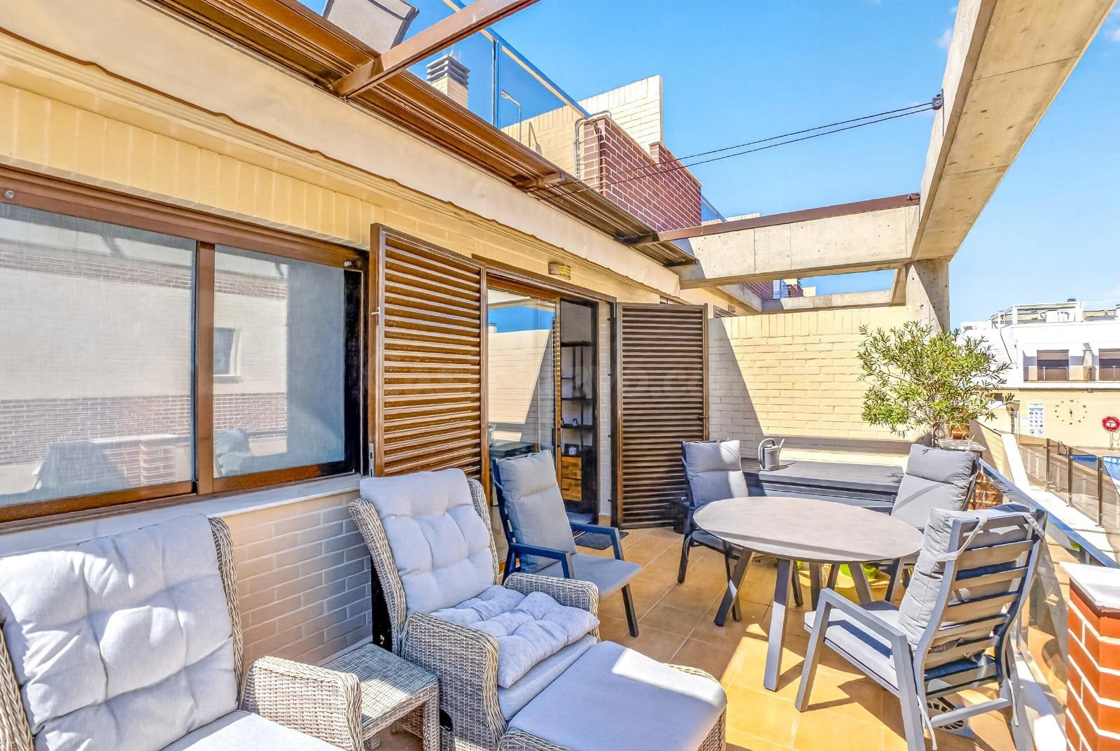 Dúplex moderno en la popular Lomas de Cabo Roig