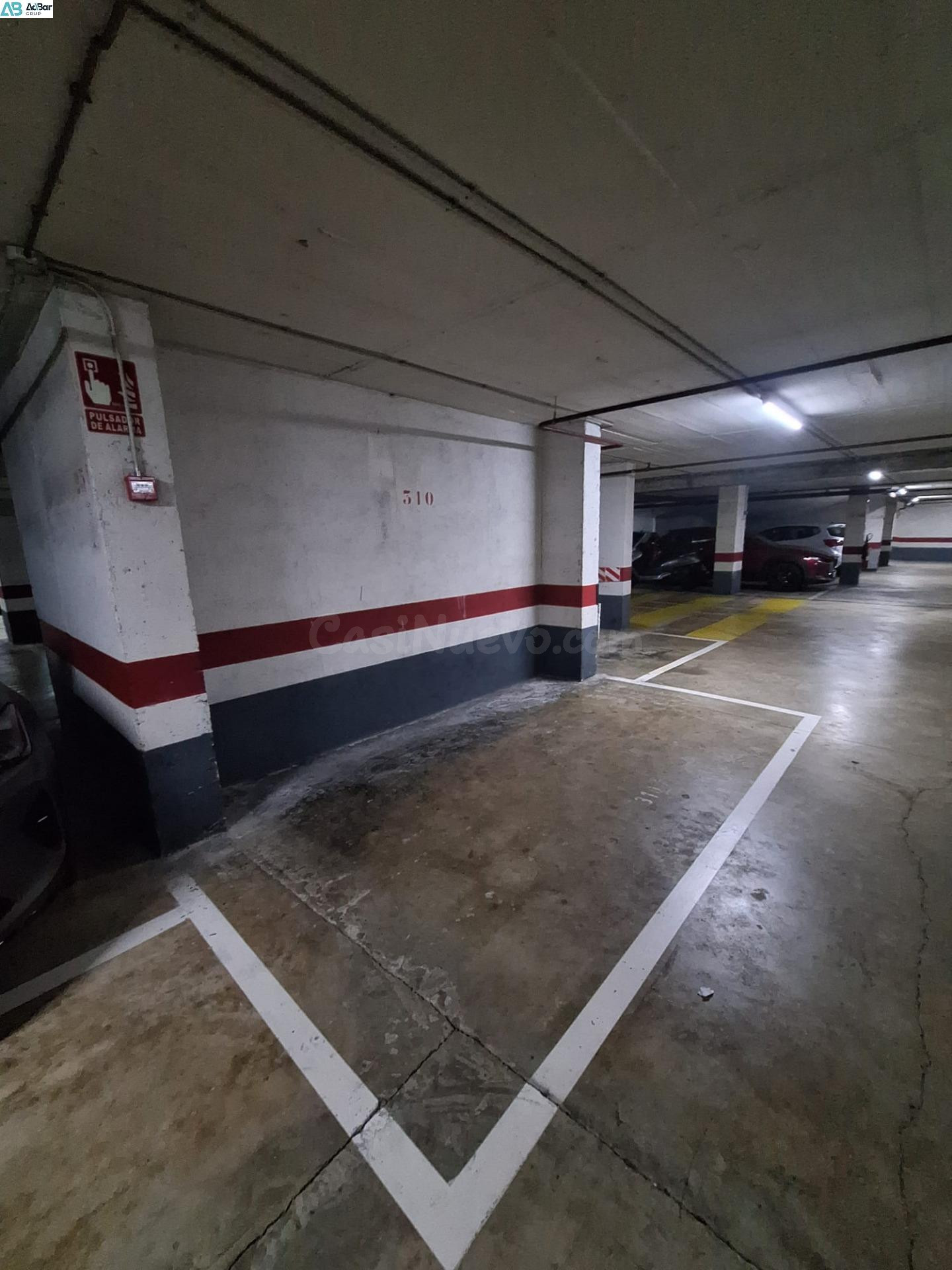 Plaza parking en complejo Mundet.