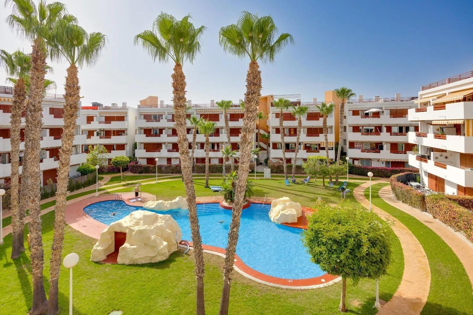 Apartamento 2 habitaciones 82m² en venta - Punta Prima