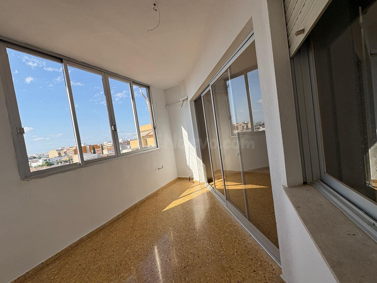 Piso 7 habitaciones 142m² en venta - Metro alberic - foto 2