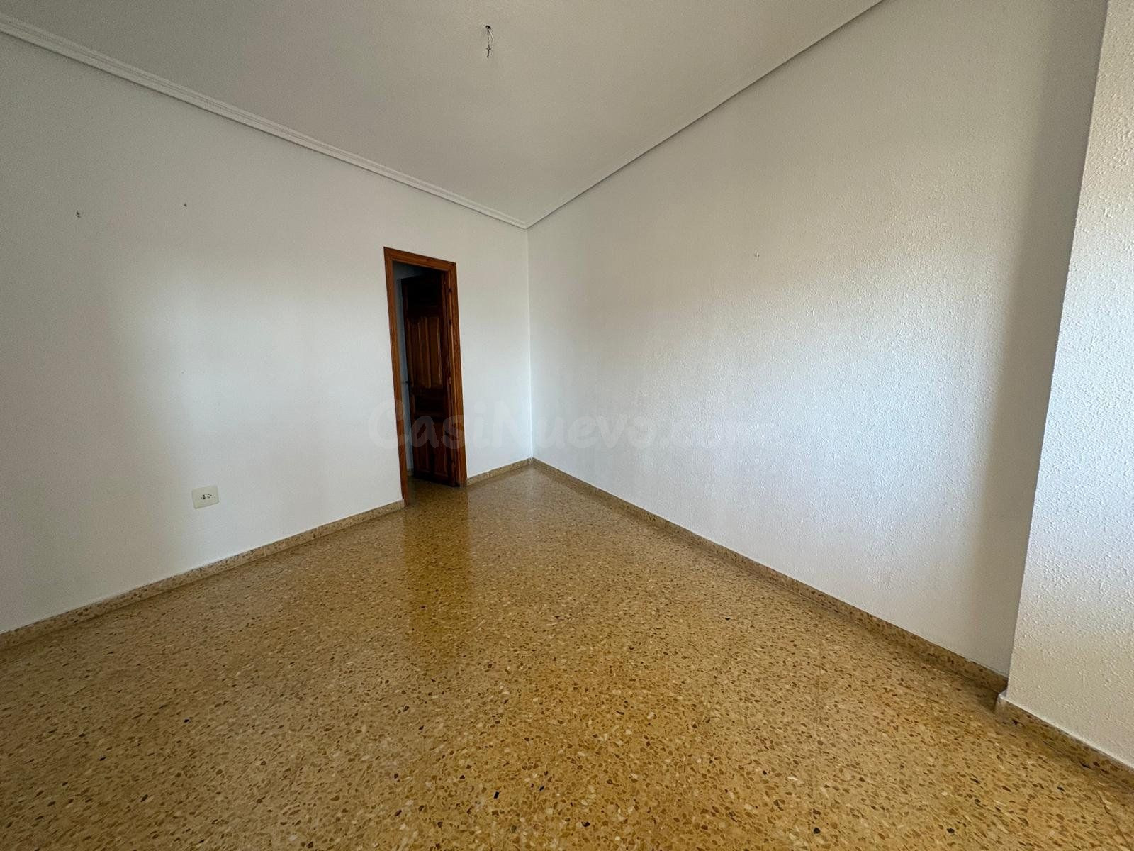 Piso 7 habitaciones 142m² en venta - Metro alberic - foto 3