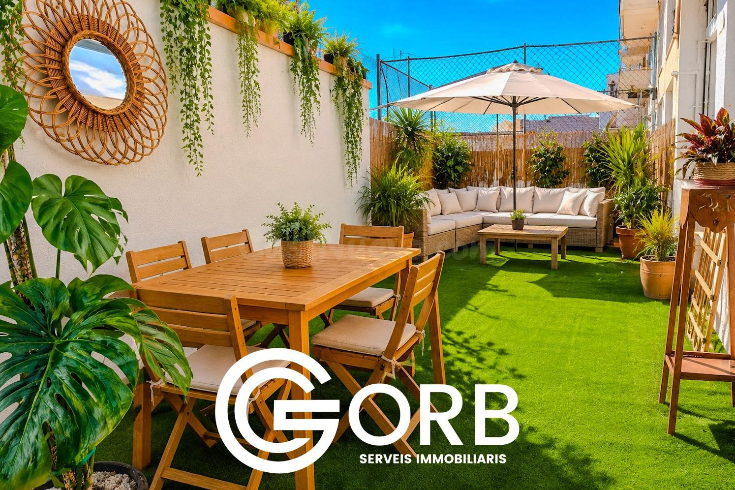 4 habitaciones Y TERRAZA A nivel DE COMEDOR EN LA LLANTIA!