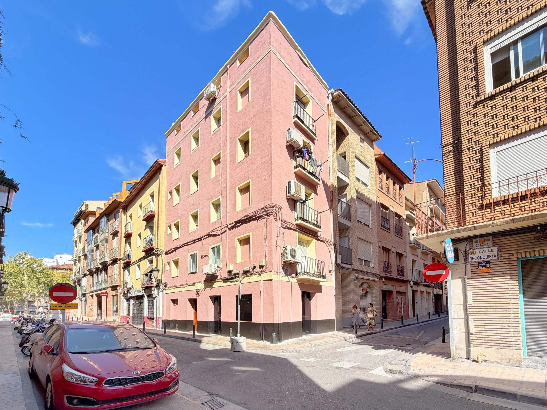 SE VENDE PISO DE DOS DORMITORIOS JUNTO A LA PLAZA SAN MIGUEL - ZARAGOZA