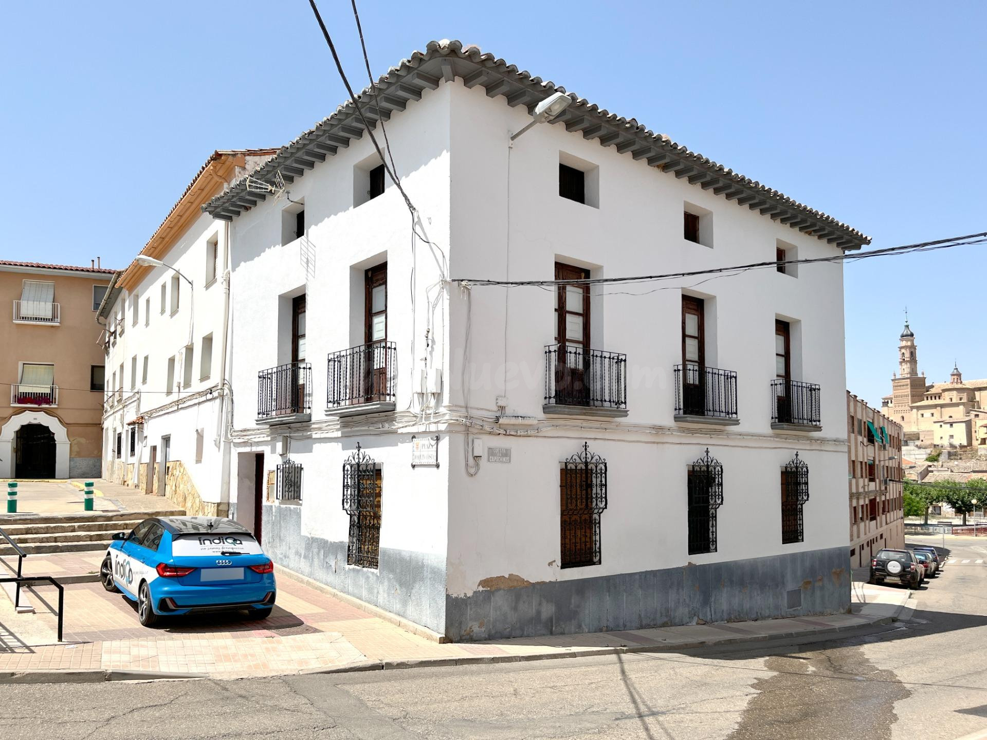 SE VENDE CASA DE  PUEBLO DE TRES PLANTAS Y 7 DORMITORIOS EN ATECA, A UNA HORA DE ZARAGOZA