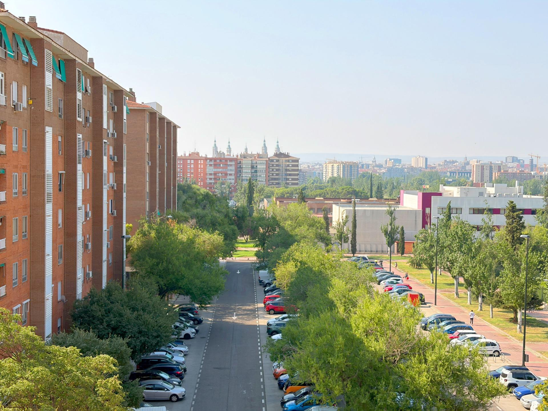 SE VENDE PISO DE CUATRO DORMITORIOS CON GARAJE Y TRASTERO - PICARRAL - ACTUR - ZARAGOZA