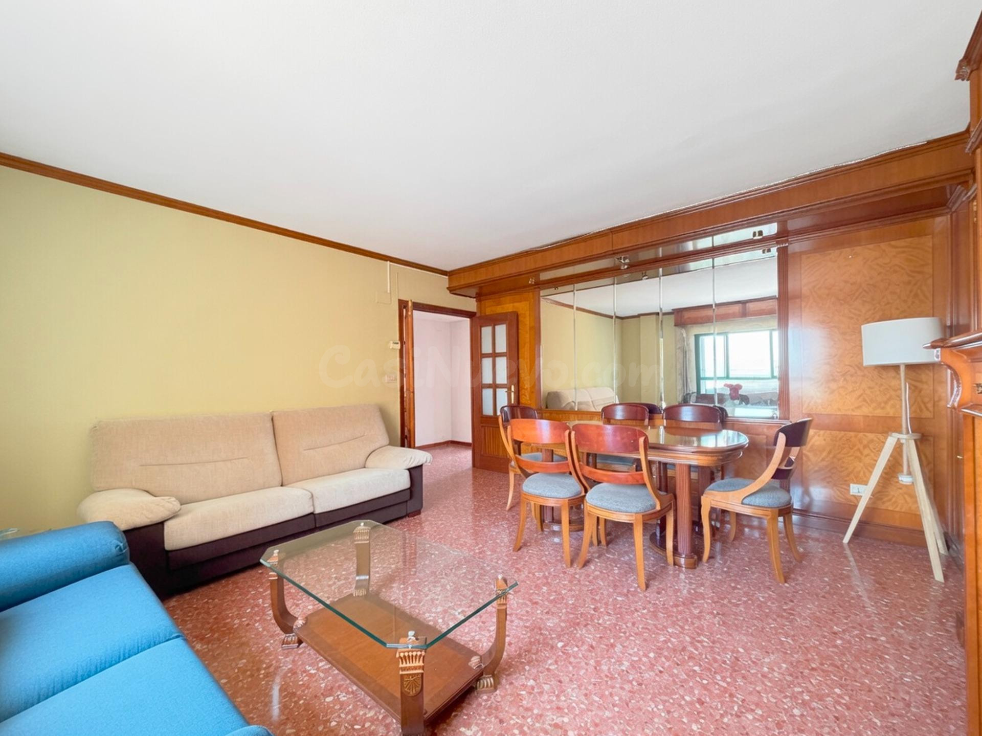 SE VENDE PISO DE CUATRO DORMITORIOS CON GARAJE Y TRASTERO -  - foto 4