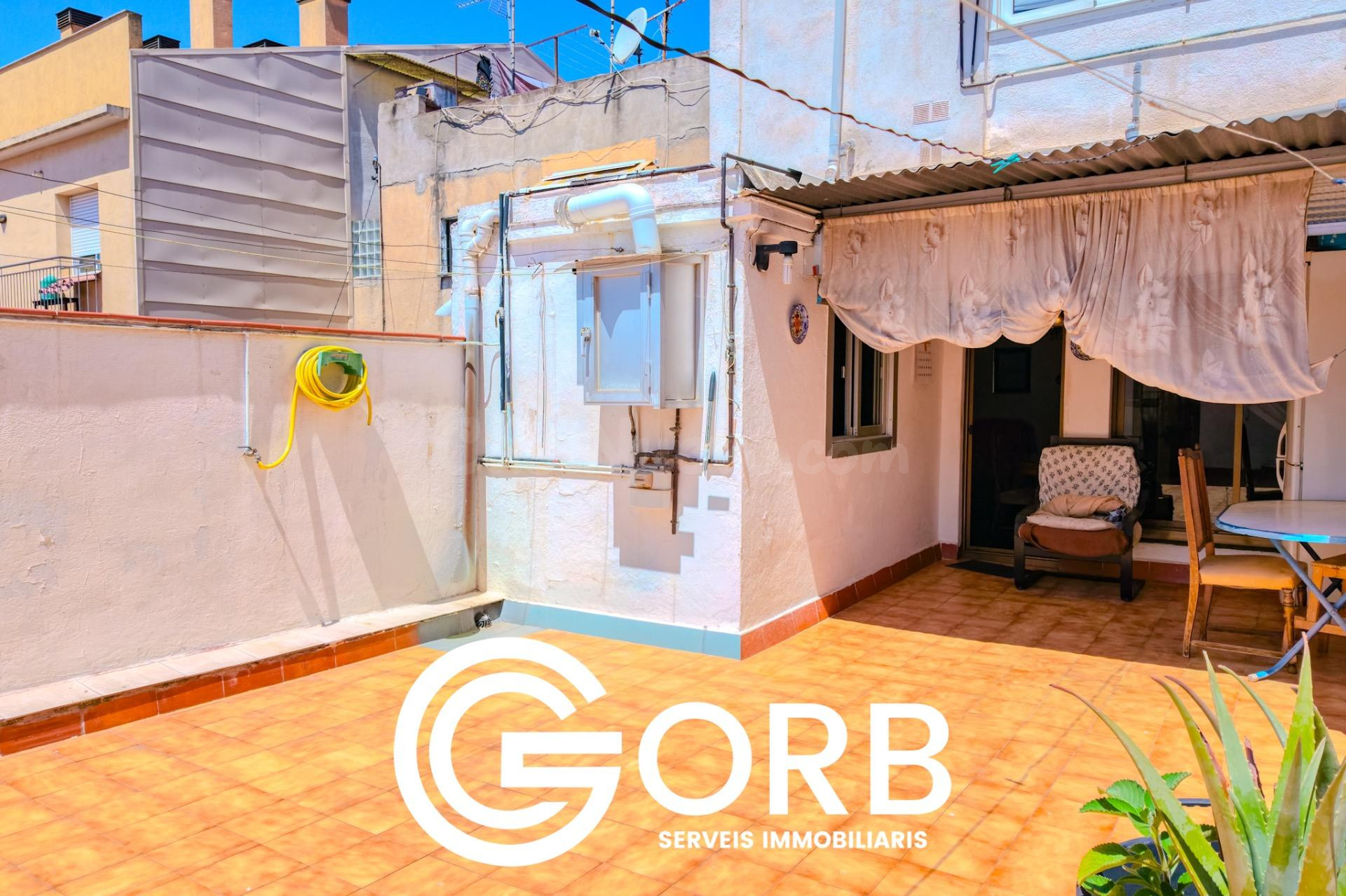 PISO CON IMPRESIONANTE TERRAZA DE 40 m2 EN CIRERA - foto 4