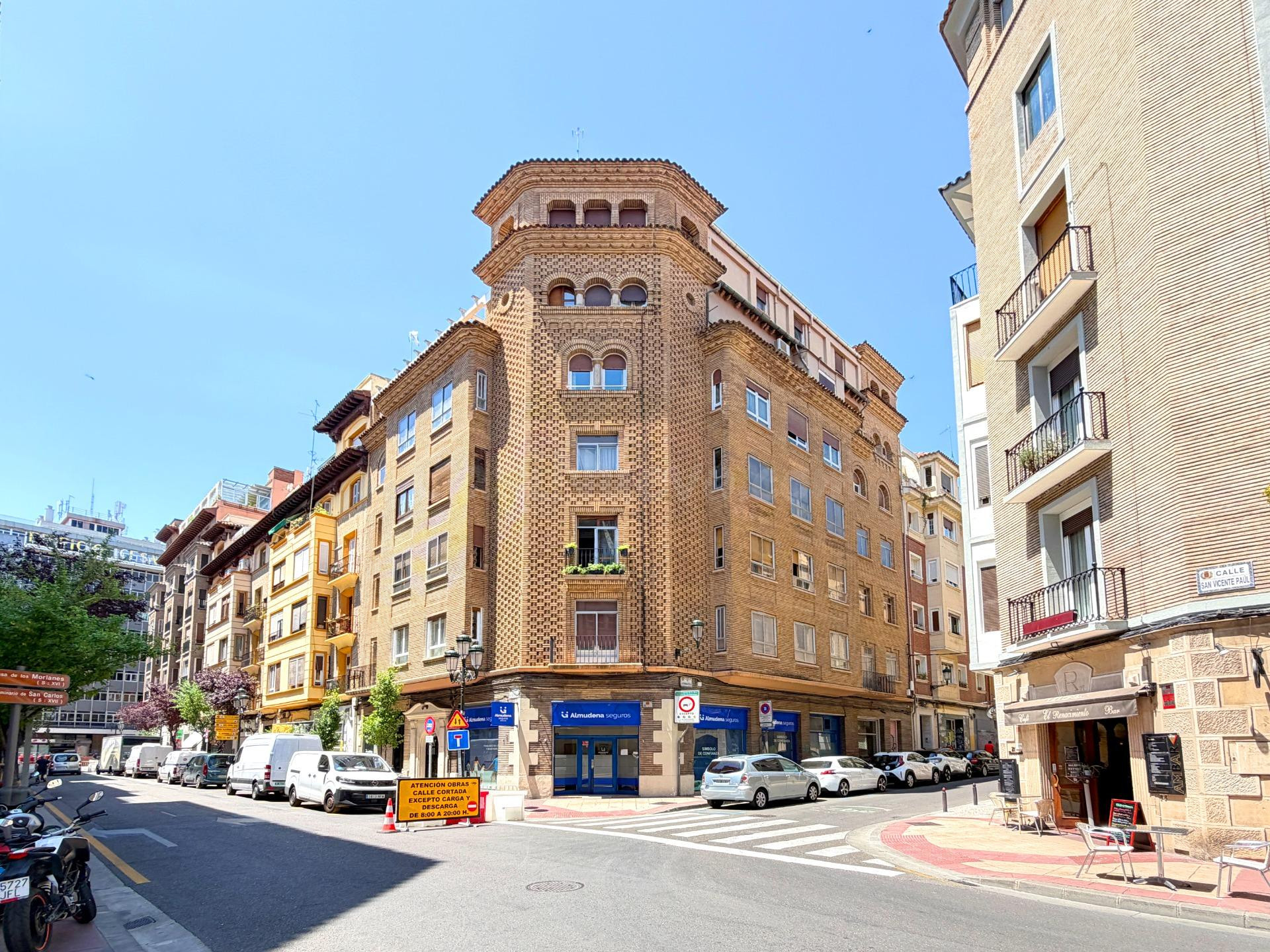 SE VENDE LOCAL DE DOS PLANTAS EN PLENO CENTRO DE ZARAGOZA
