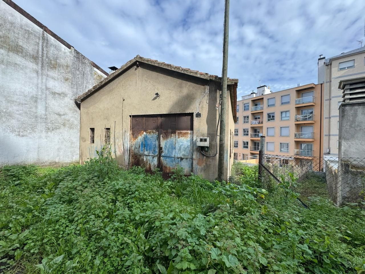 LOCAL EN VENTA TODO EXTERIOR Y CON TERRENO