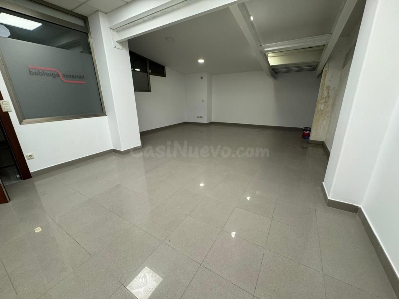 ¡¡ATENCION EMPRENDEDORES!! AMPLIA OFICINA EN ALQUILER EN AVENIDA CAMELIAS