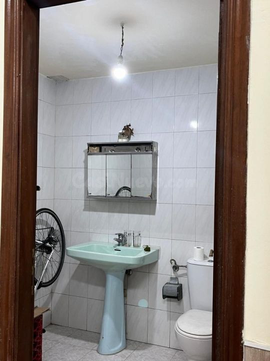 OPORTUNIDAD!!! SE ALQUILA BAJO EN AVDA. DE BUENOS AIRES