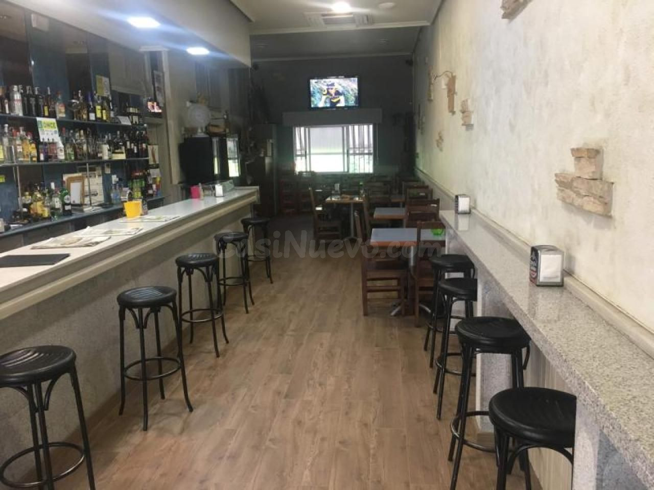 LOCAL COMERCIAL EN TRASPASO EN O COUTO