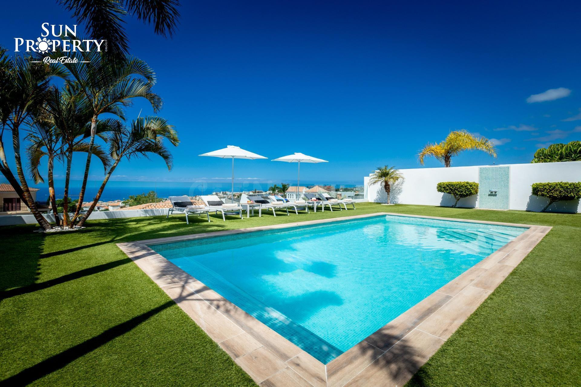 VILLA DE LUJO CON VISTAS AL MAR EN COSTA ADEJE – EL MADROÑAL