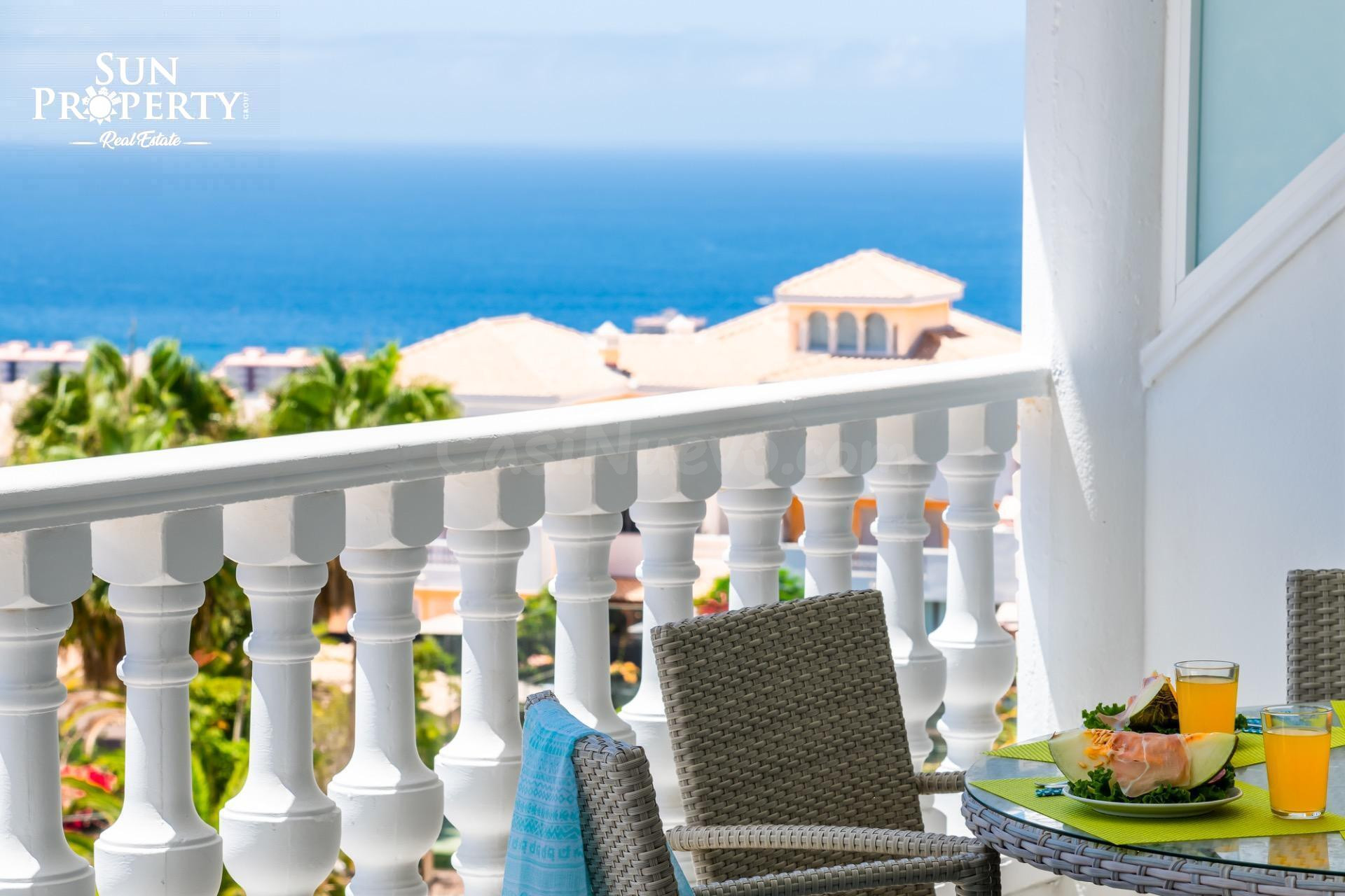 ÁTICO CON VISTAS PANORÁMICAS AL MAR EN LOS CRISTIANOS