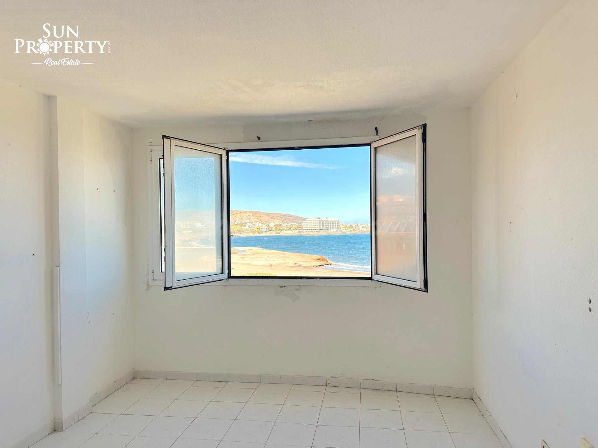 EL MÉDANO - ÁTICO EN PRIMERA LÍNEA DE MAR CON VISTAS INIGUALABLES