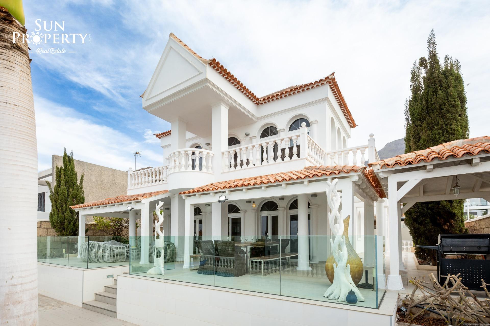 VILLA CON VISTAS AL MAR, PISCINA PRIVADA CLIMATIZADA Y GARAJ - foto 3