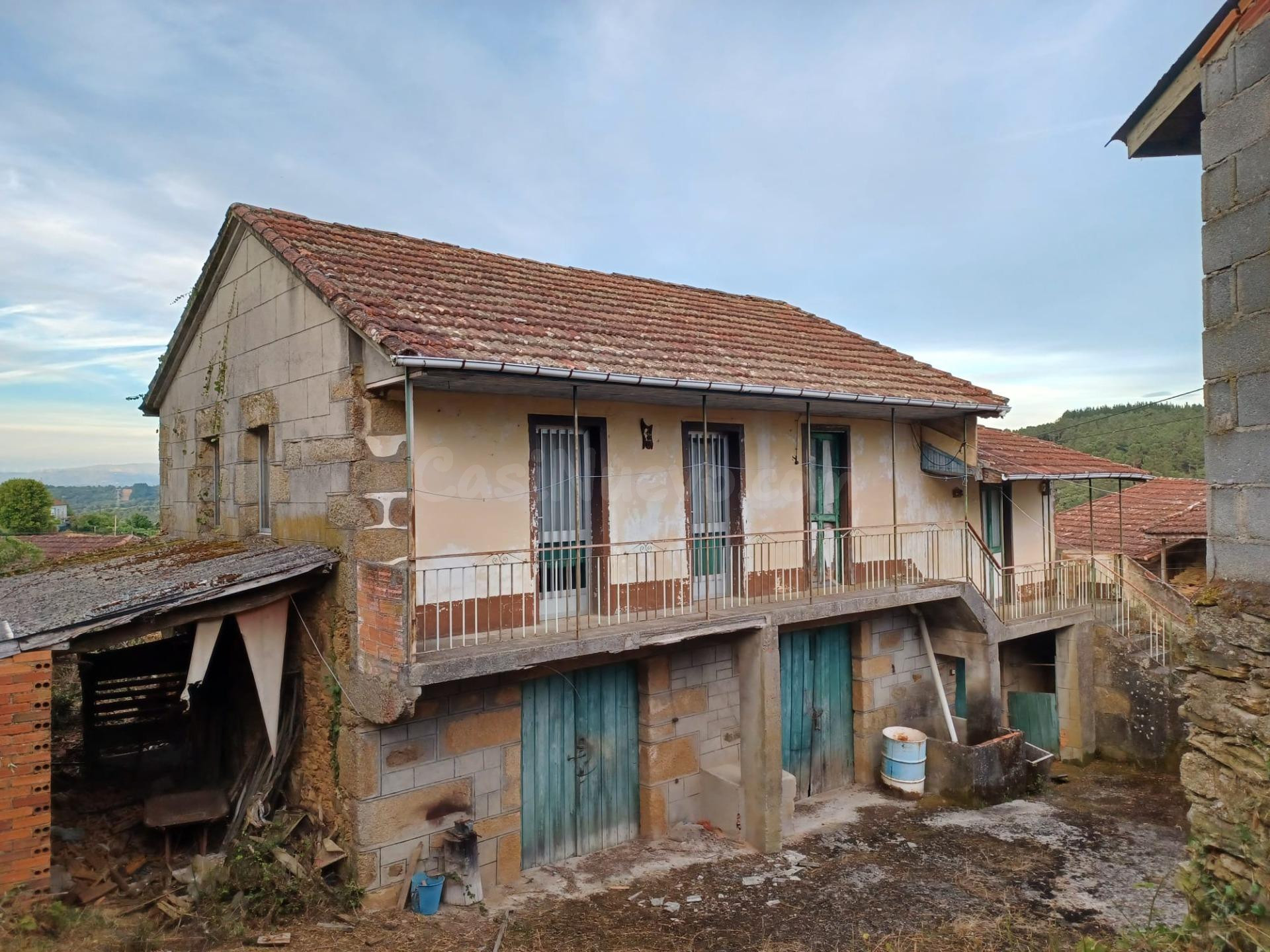OPORTUNIDAD!!! SE VENDE CASA CON  TERRENO EN PARDERRUBIAS