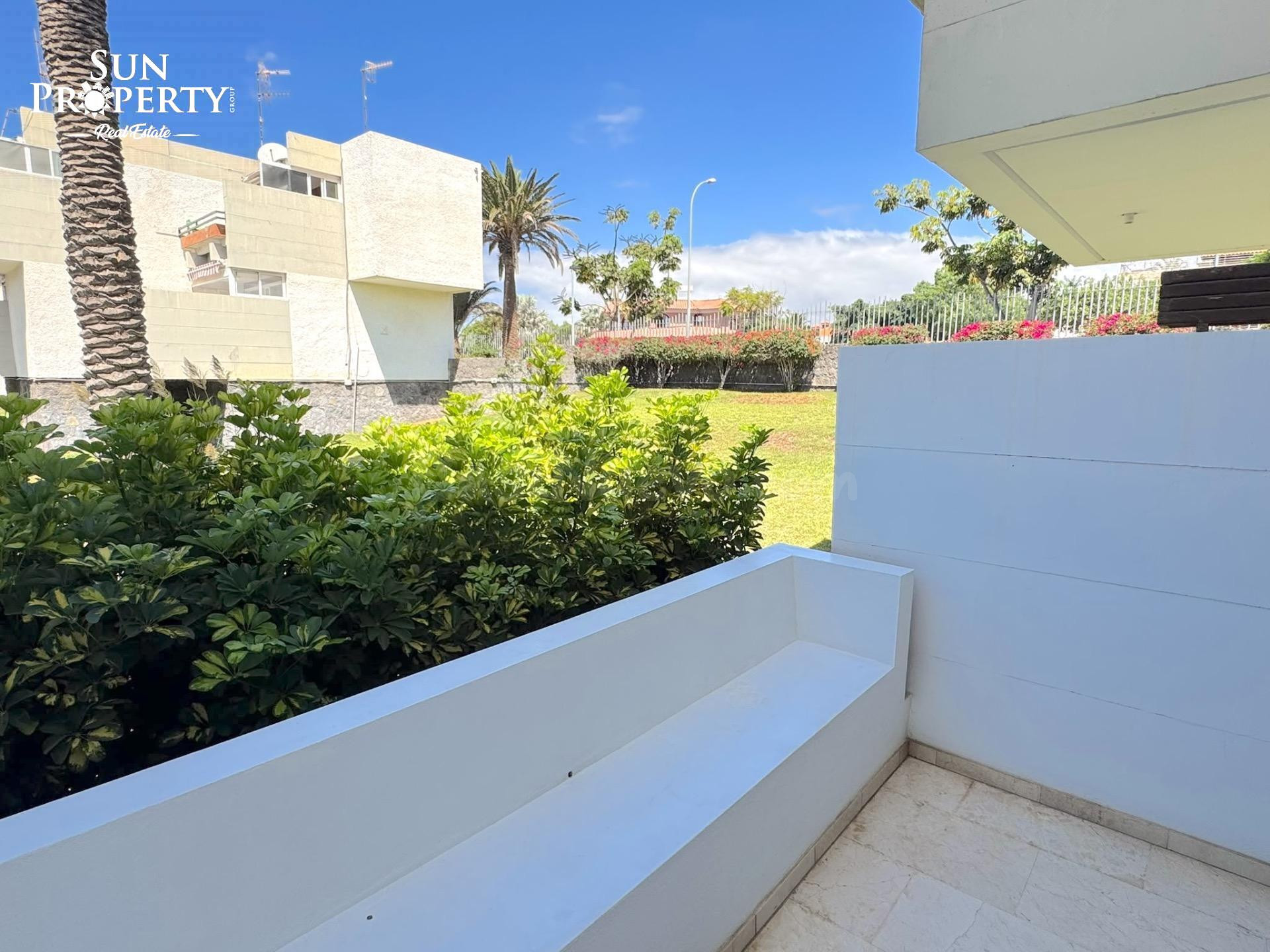 APARTAMENTO CON TERRAZA CERCA DEL MAR EN COSTA DEL SILENCIO - foto 3