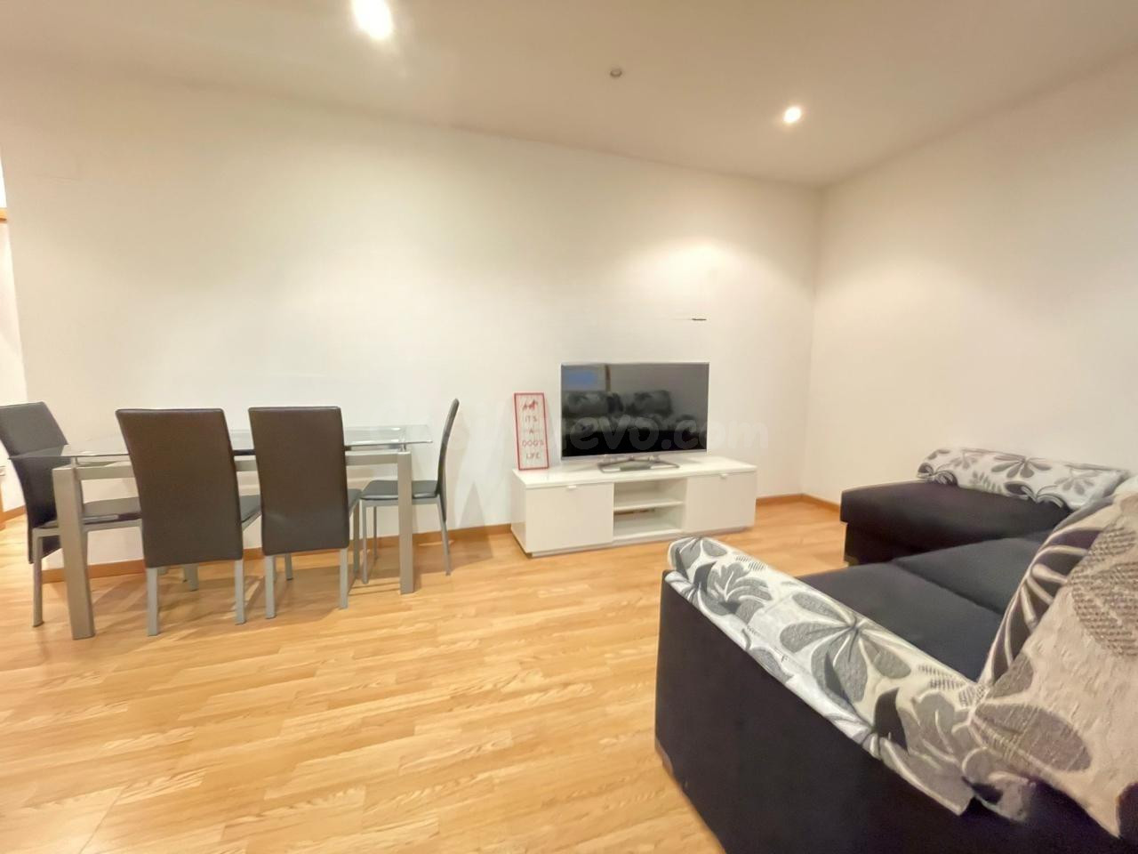 Piso Seminuevo en Veintiuno, Ourense - Oportunidad Única por €160.000