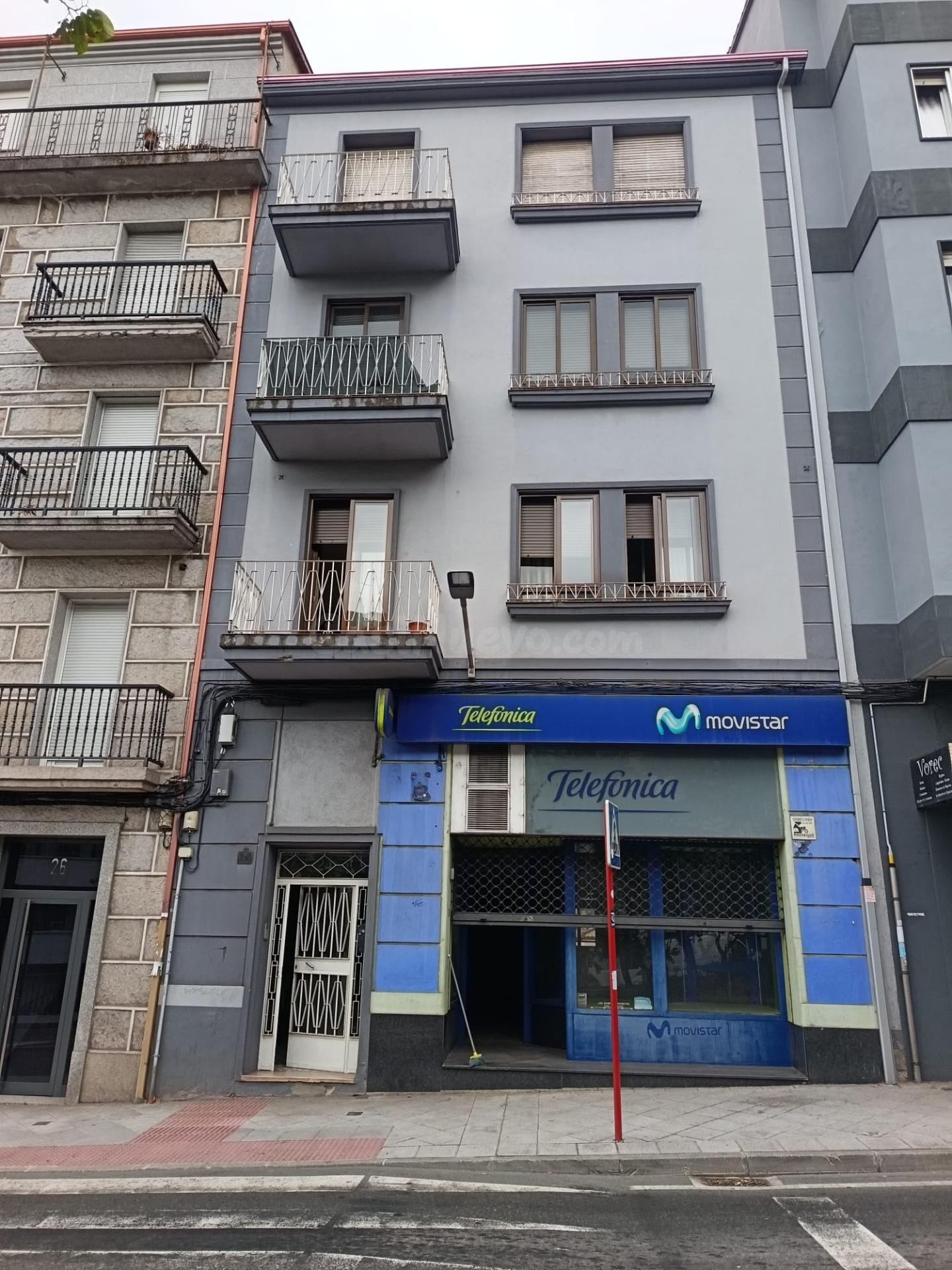 Amplio Edificio Semireformado en Posio, Ourense - Oportunidad Única