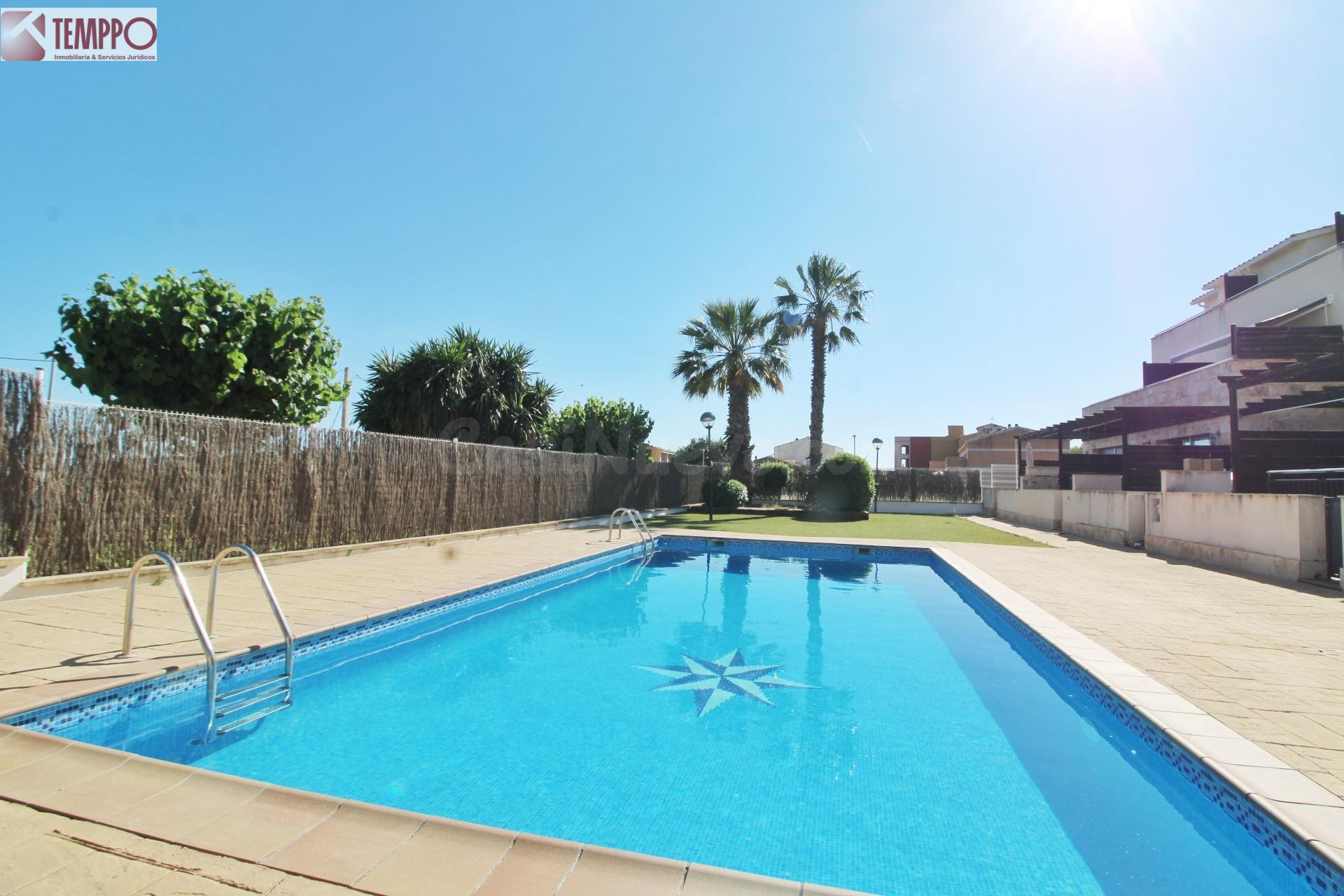 Con Buhardilla, Amplio garaje y preciosa zona comunitaria con Piscina