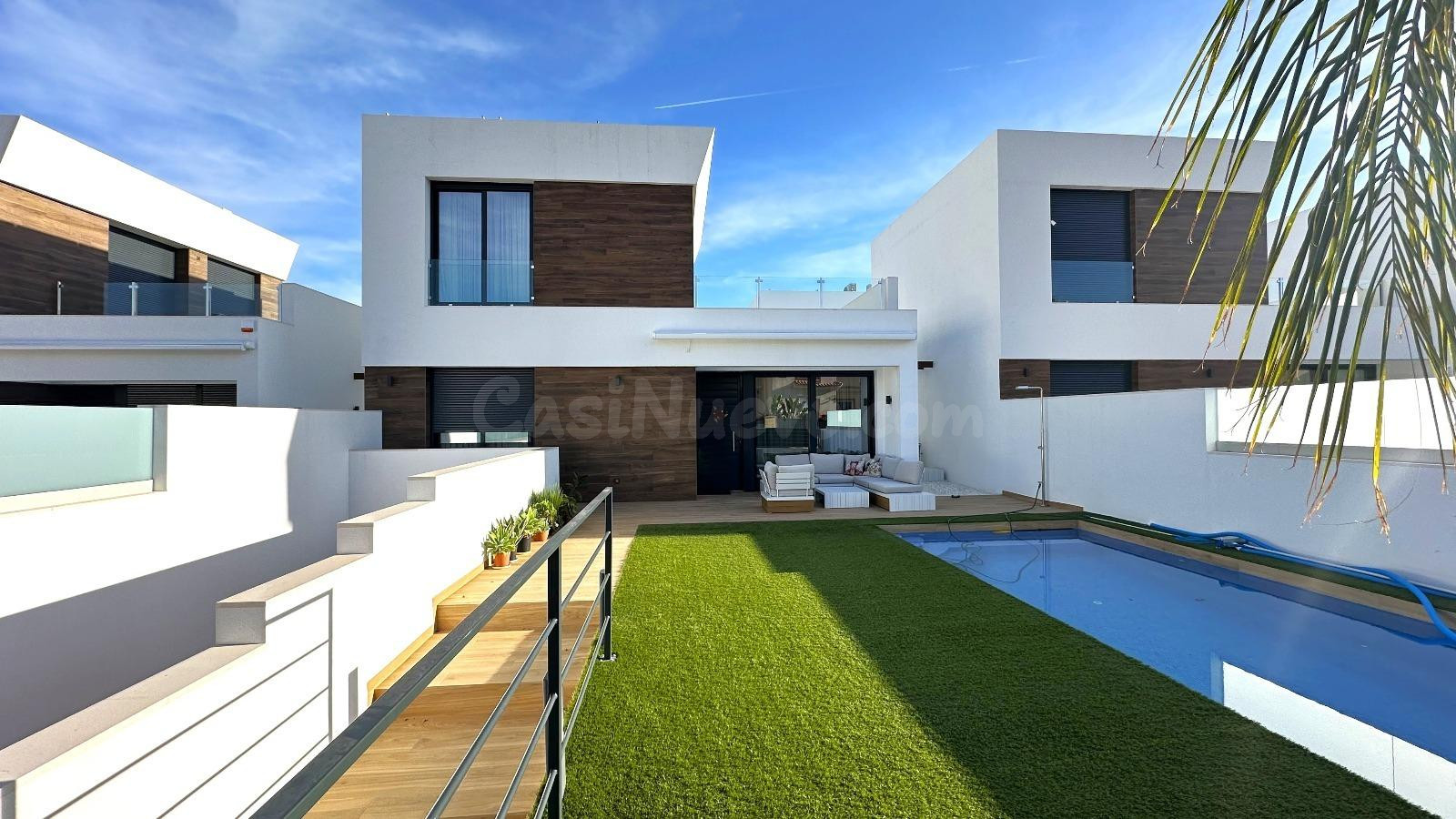 Chalet 3 habitaciones 200m² en venta - 1a linea