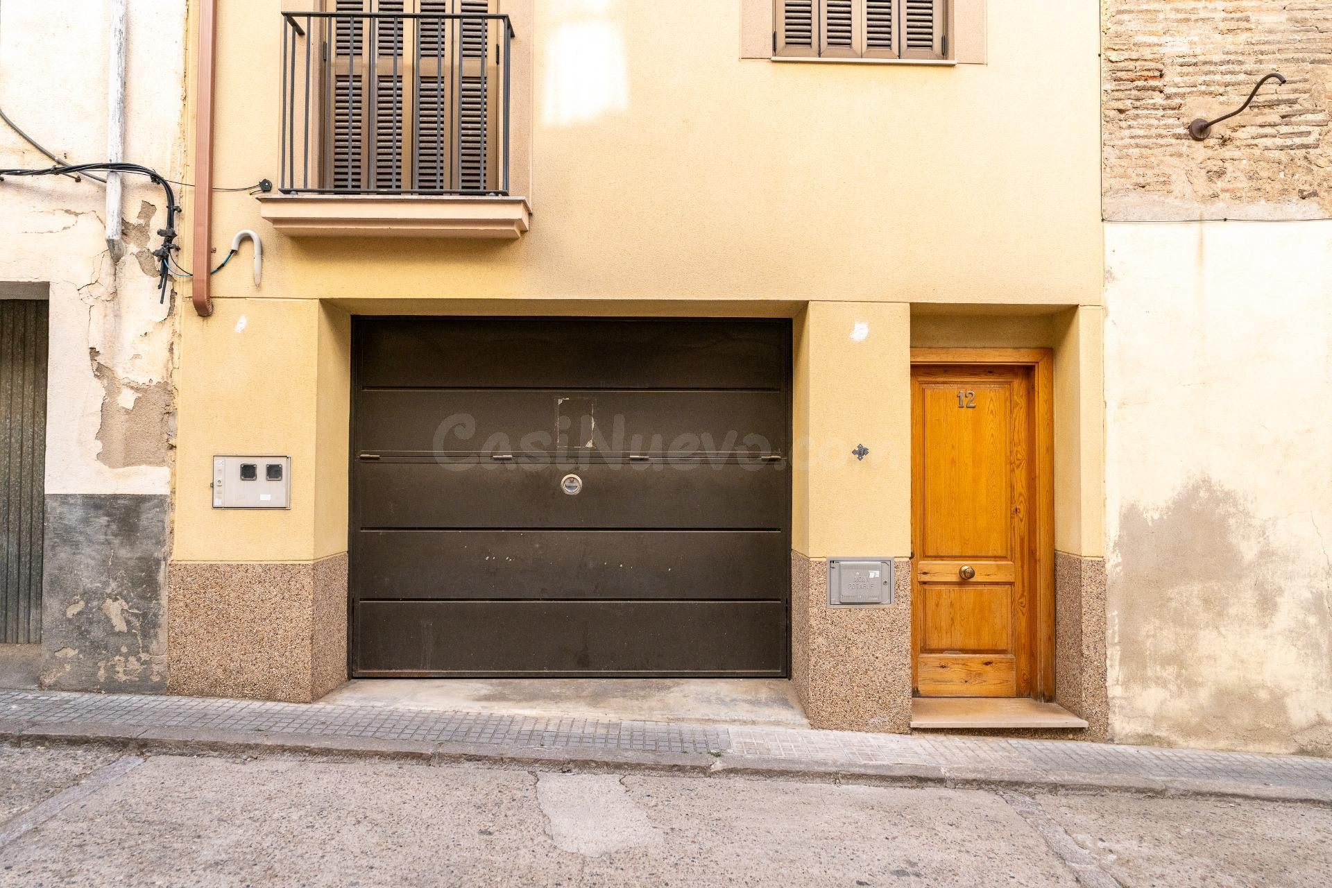 Casa seminueva en venta en el centro de Falset - foto 2