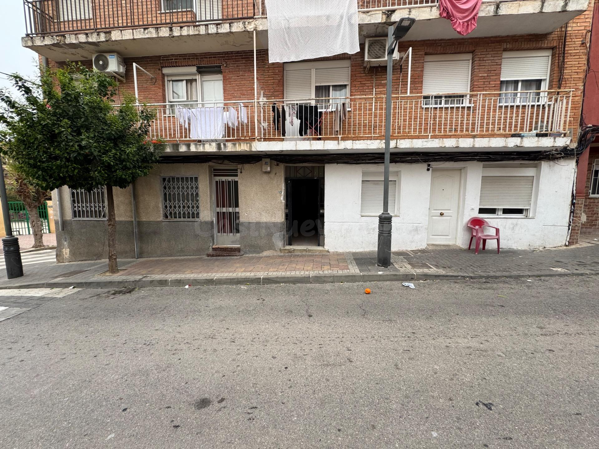 ¡Rebajado! Amplio Piso en Murcia - Oportunidad Ideal para Reformar