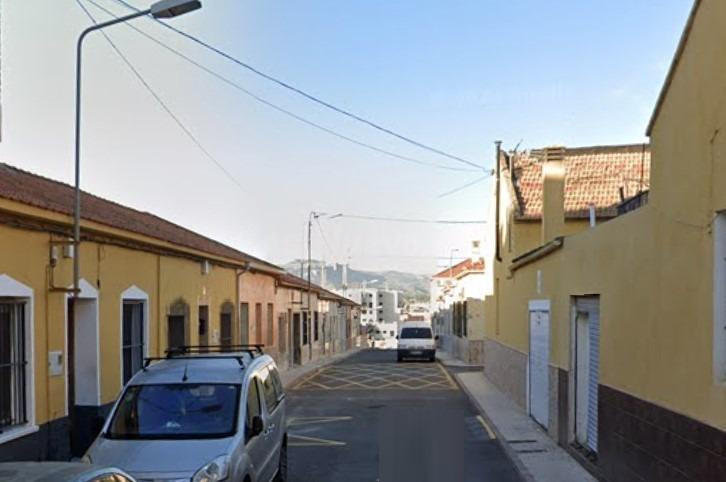 ¡REBAJADO! ADOSADO OCUPADO POR PERSONA SIN JUSTO TÍTULO