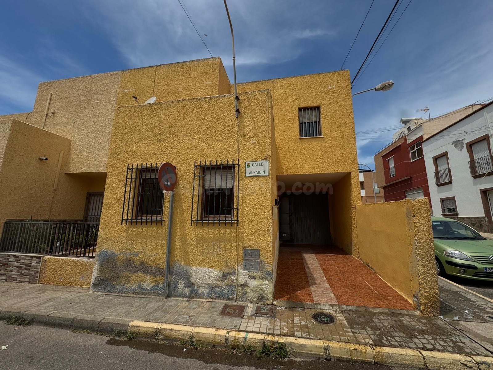 Amplia Casa Dúplex en el Centro de Santa María del Águila - ¡Una Oportunidad Única!