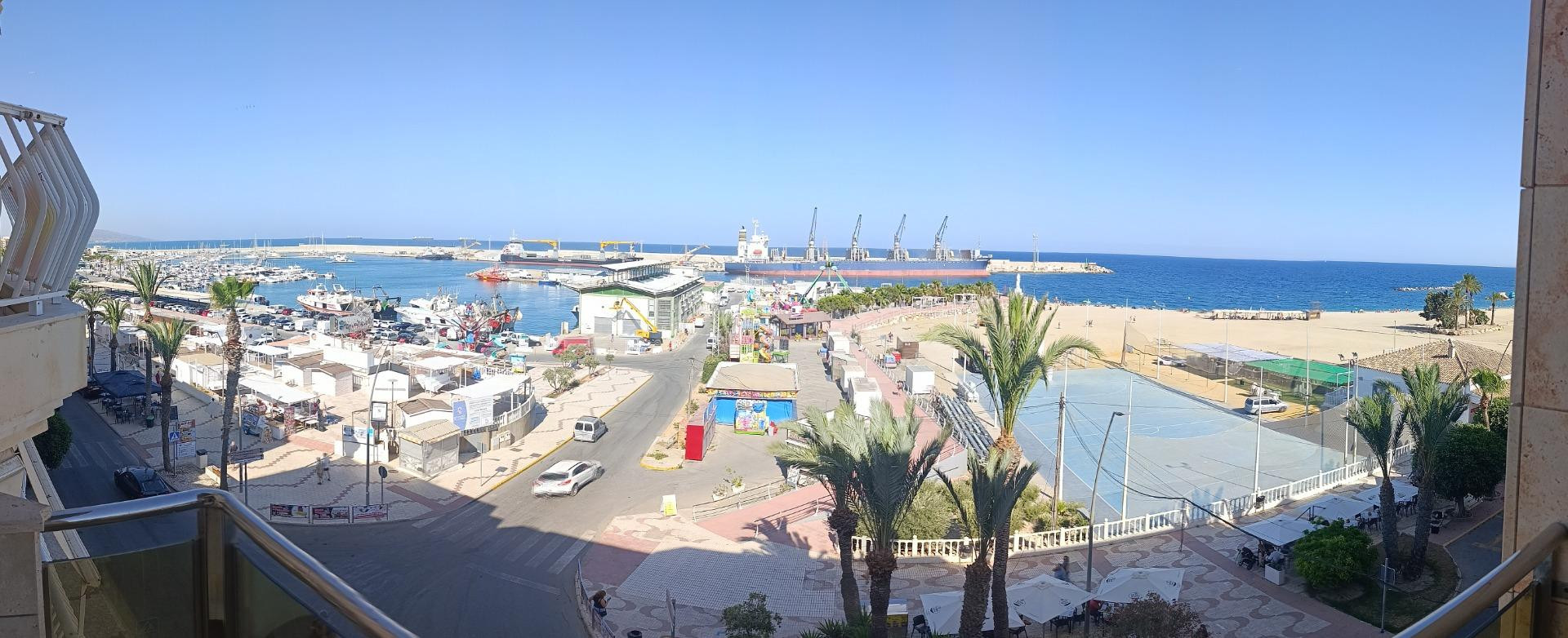 APARTAMENTO EXCLUSIVO EN PRIMERA LÍNEA DE PLAYA EN EL PASEO DEL MALECÓN DE GARRUCHA