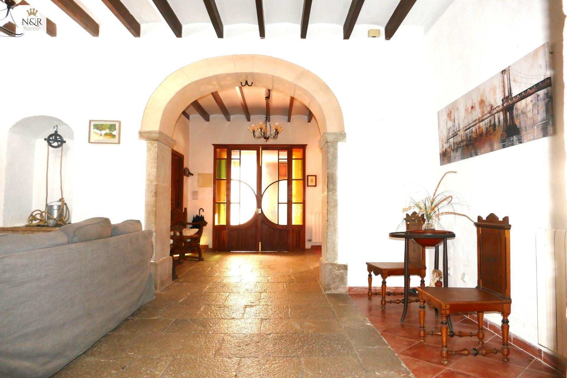 AUTÉNTICA CASA MALLORQUINA REFORMADA CON JARDÍN DE 109 M2 Y TERRAZA DE 35 M2 EN BINISSALEM