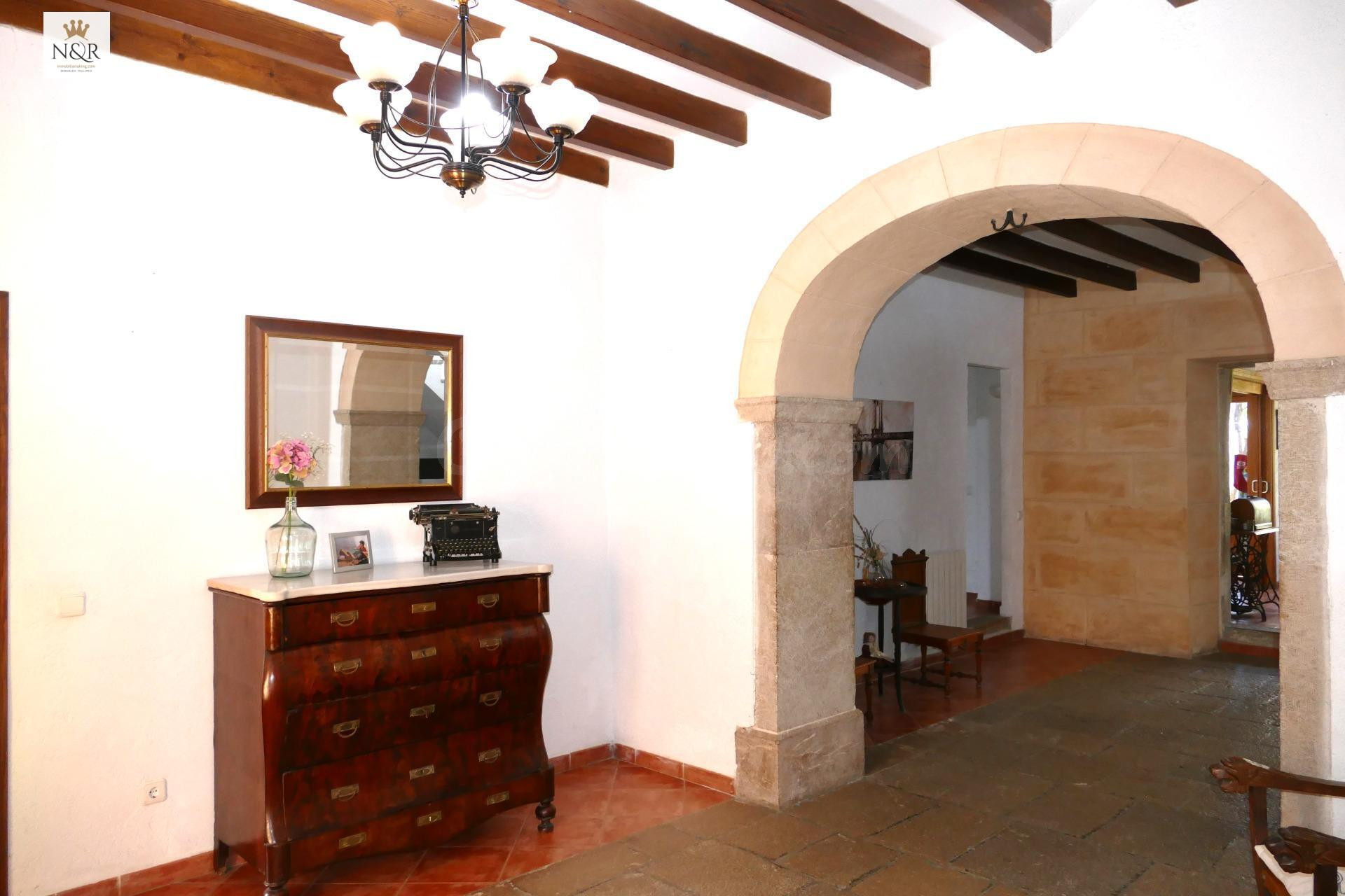 AUTÉNTICA CASA MALLORQUINA REFORMADA CON JARDÍN DE 109 M2 Y  - foto 5