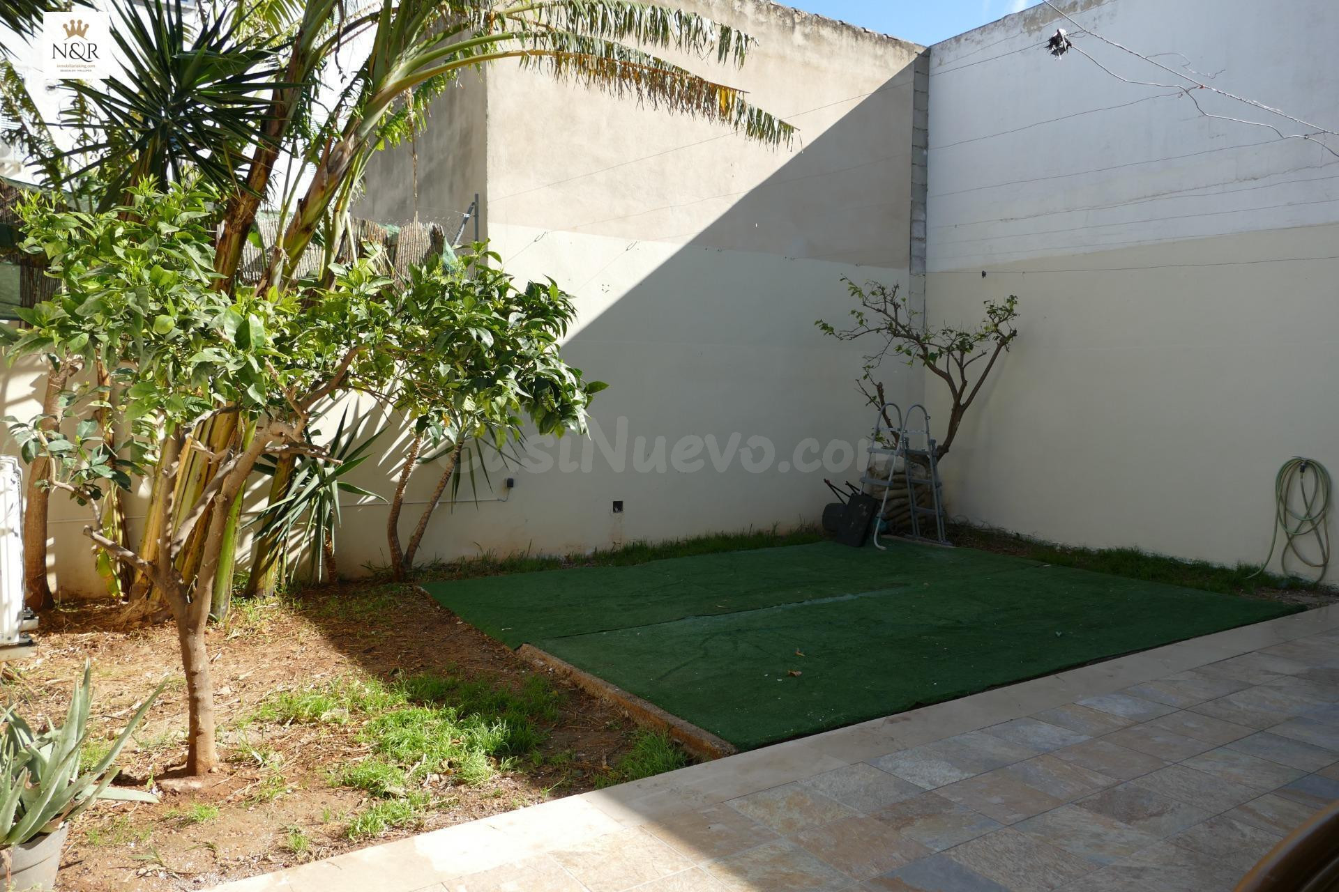 PLANTA BAJA CON JARDÍN EN CRIST REI