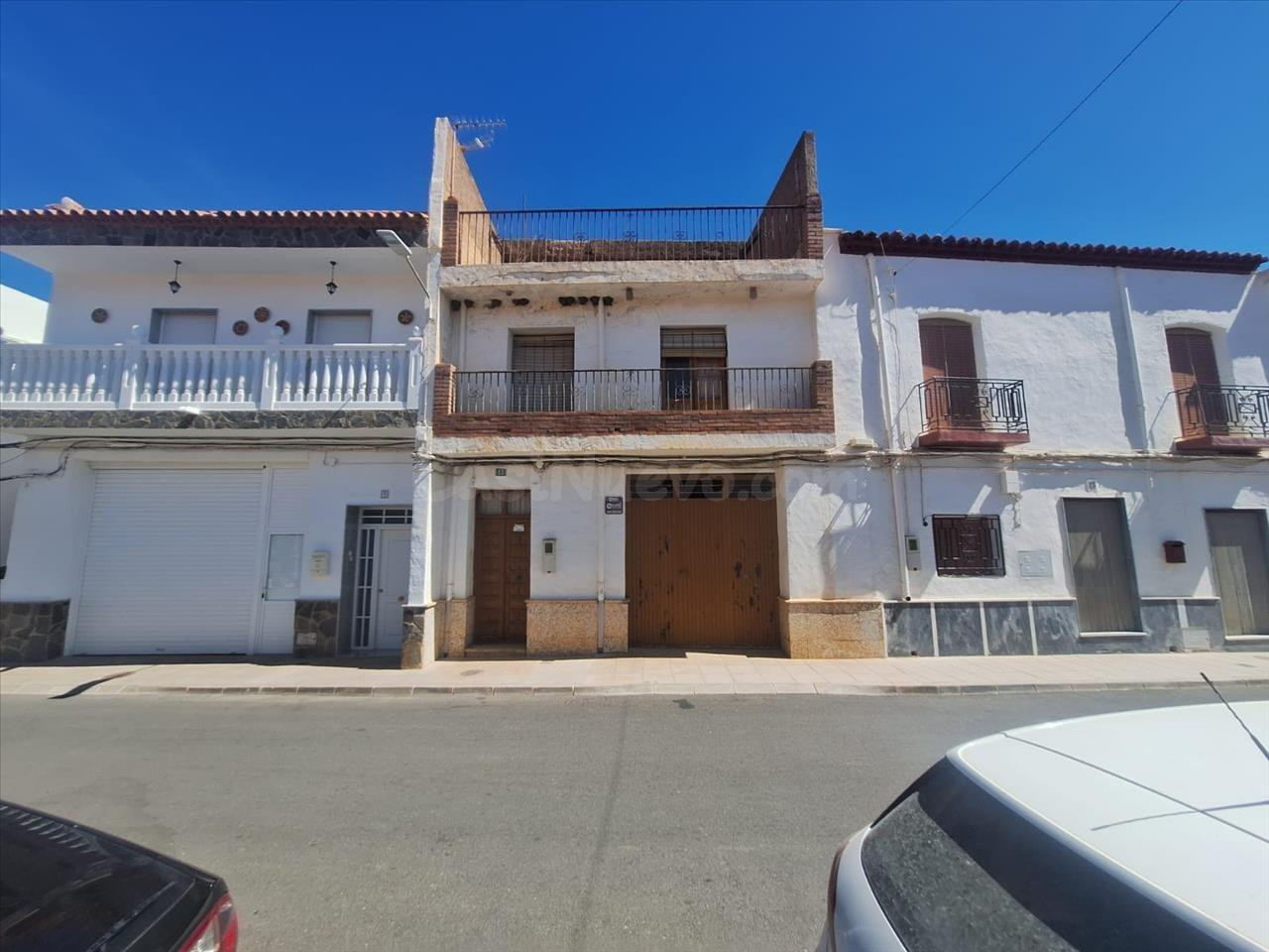 Amplio Adosado en el Corazón de Fiñana - Una Oportunidad Única por €56,000