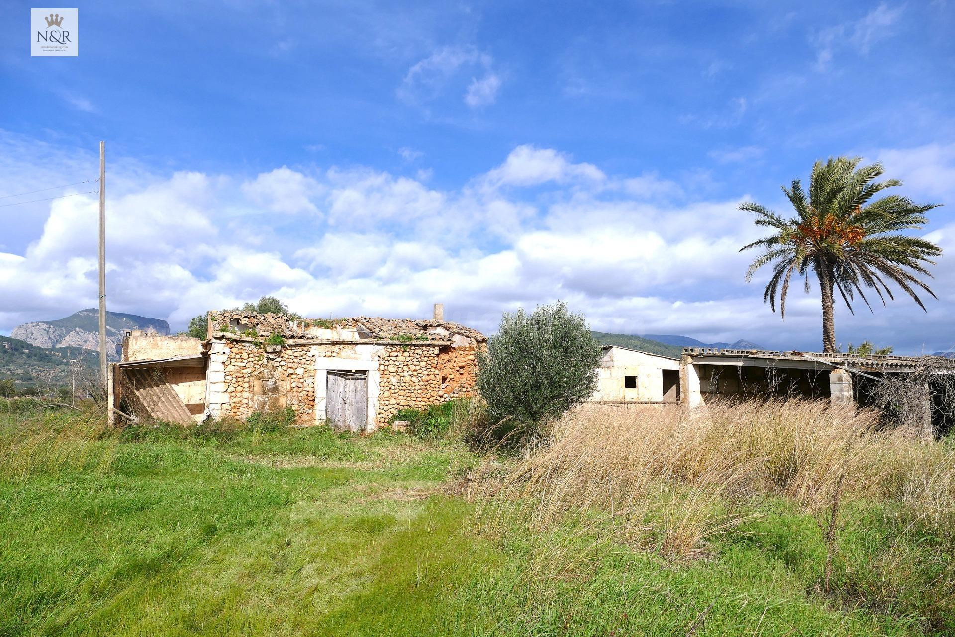 FINCA RÚSTICA DE 22.950 M2 CON DIVERSAS EDIFICACIONES A REFORMAR