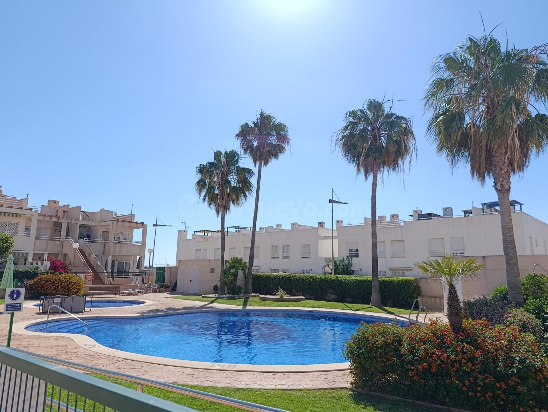 Apartamento de 1 dormitorio en planta baja con 2 terrazas a 950m del mar en Palomares