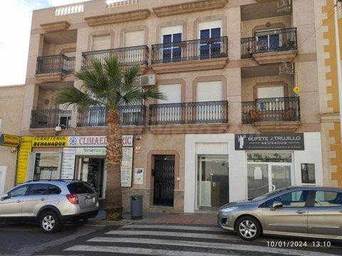 PISO OCUPADO POR PERSONA SIN JUSTO TÍTULO ESTE INMUEBLE DEBIDO A SU ESTADO OCUPACIONAL NO ADMITE VISITAS IDEAL PARA INVERSORES