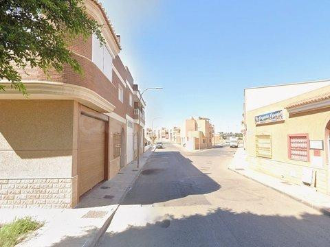 DÚPLEX OCUPADO POR PERSONA SIN JUSTO TÍTULO ESTE INMUEBLE DEBIDO A SU ESTADO OCUPACIONAL NO ADMITE VISITAS IDEAL PARA INVERSORES